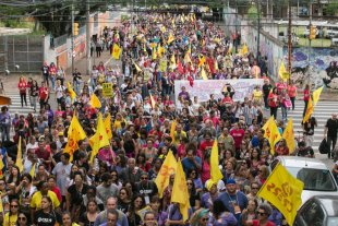 Governo do RS encaminha ofícios às escolas ameaçando corte de ponto dos professores em greve