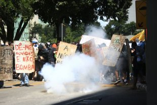 Esplanada será palco de manifestação antifascista no domingo e Bolsonaro já planeja repressão