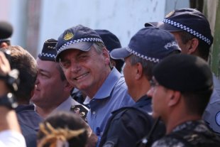 Carta-branca para matar: Bolsonaro diz que vai pautar excludente de ilicitude em 2021