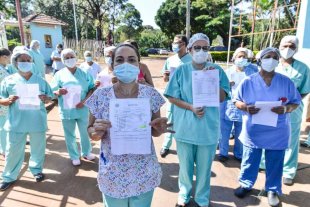 Profissionais de hospital em BH protestam contra corte de 30% nos salários