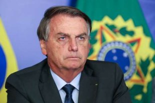 Bolsonaro veta disponibilização de remédios para tratamento de câncer via planos de saúde