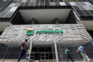 Mega-aumento dos combustíveis: Bolsonaro e Petrobrás disparam preços e população pobre será a mais afetada
