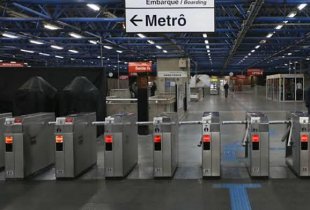 Quantos funcionários é preciso para uma estação do metrô funcionar?