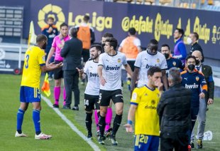 Jogador do Valencia sofre racismo e é substituído em campo