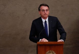 Na véspera da posse, Bolsonaro declara guerra a qualquer pensamento crítico nas escolas