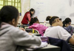 Governo Bolsonaro suspende avaliação de alfabetização das crianças do ensino fundamental 