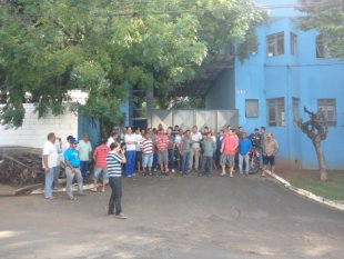 Indústrias que produzem para Petrobras atrasam salários e demitem na região de Campinas
