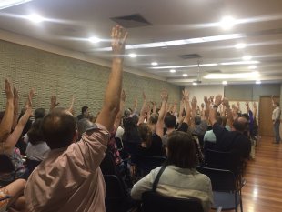 Em Porto Alegre, professores do Centro Metodista IPA paralisam as atividades em defesa do instituto