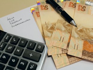 Salário mínimo deve aumentar menos de 50 reais em 2019, segundo previsão do Governo