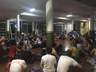 Contra a nomeação do interventor de Bolsonaro,estudantes ocupam reitoria da UFFS