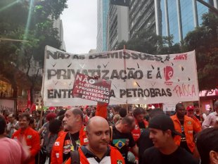 Golpistas, Folha e Globo criam farsa para atacar a greve dos petroleiros