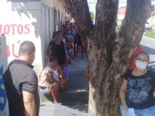 DENÚNCIA: Prefeitura no RN chama GM para dispersar fila de trabalhadores em busca de assistência