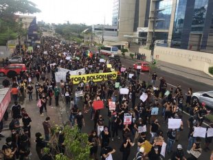 Manaus tem grande manifestação antifascista contra Bolsonaro e pelas vidas negras 