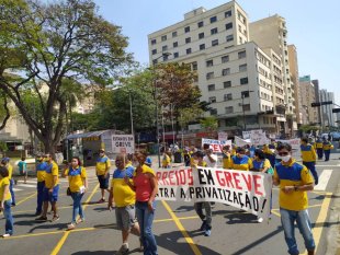 Trabalhadores de Campinas denunciam retiradas de direitos. Veja fala de trabalhadora dos Correios