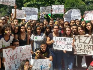 Professores em greve do RJ: a nossa vitória é ao lado dos estudantes que ocupam as escolas 