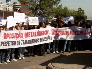 Manifestação em Betim reúne 500 metalúrgicos em frente a importante autopeças