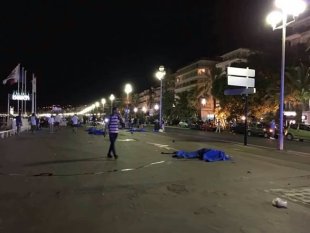 França: um caminhão atropelou uma multidão e há dezenas de mortos em Nice