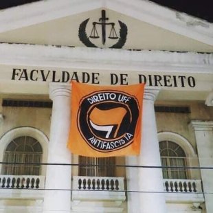 Absurdo: TRE manda retirar bandeira Antifascista de Faculdade de Direito-UFF