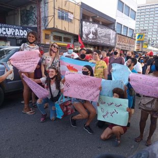 Integrantes do projeto Meninos e Meninas de Rua fazem ato em defesa da sede no ABC