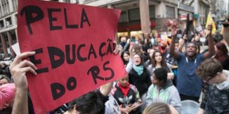 Toda solidariedade à professora do RS processada criminalmente devido à greve de 2017