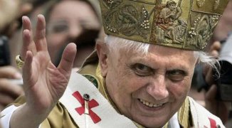 Bento XVI é acusado de omissão em casos de pedofilia na época que era arcebispo