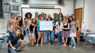 Estudantes da UFMG e da PUC/Minas prestam solidariedade à greve dos trabalhadores em educação de Contagem