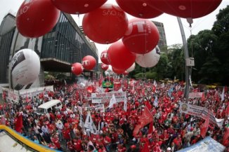 Com demissões e coletivas nas montadoras começa o dia Nacional de Lutas no ABC Paulista
