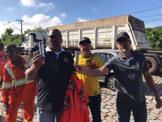 Polícia reprime brutalmente estivadores do Porto de Santos em ato contra a reforma da previdência 