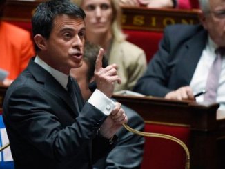 França: com os votos da 'Frente de Esquerda', a Assembleia Nacional aprovou estado de exceção permanente