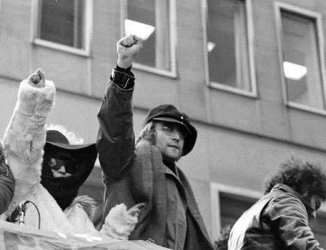 Lennon e a política “Os dias continuam estranhos”: trinta e seis anos sem John Lennon [parte I]
