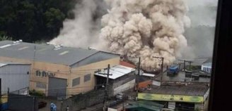 URGENTE - Incêndio em empresa química em Jandira - Zona Oeste de São Paulo