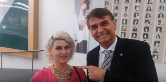 No Rio de Janeiro, anti-feminista Sara Winter comanda ato a favor de Bolsonaro