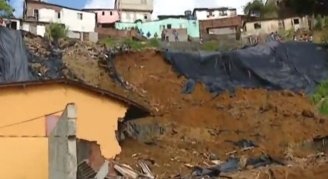 Na véspera de natal, família morre em deslizamento no Recife