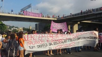 Estudantes da UERJ fecham Radial Oeste em defesa da educação e contra os cortes