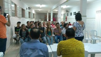 Comitê de Greve da escola estadual Helena Guerra realiza aula pública em Contagem/MG