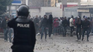 Tunísia: segunda noite de revolta contra as políticas de austeridade