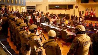 Em El Salvador, Bukele militariza Assembleia Legislativa para pressionar a aprovação de empréstimo milionário para plano de segurança