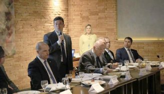 Ministros de Bolsonaro almoçam com bancada evangélica para prestar contas do governo