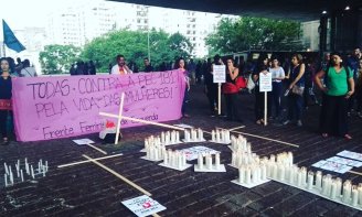 Frente Feminista de Esquerda organiza vigília contra a PEC 181 em SP
