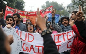 Índia: Mais de 250 milhões de trabalhadores participam de greve geral