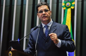 Relator da reforma trabalhista defende que PSDB saia do governo, mas as reformas fiquem