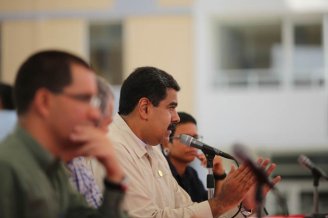 O aumento do salário mínimo anunciado por Maduro não cobre a alta carestia de vida