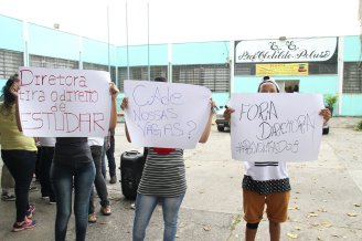 Escola de Santo André tem protesto contra fechamento de salas