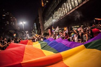 Grande ato em SP contra Cura Gay reúne mais de 15 mil manifestantes