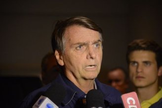Bolsonaro racista despreza assassinato de Mestre Moa: "quem levou facada fui eu"