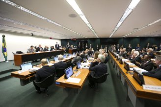 Texto da Reforma da Previdência votado: as centrais devem colocar mais de 100mil em Brasília
