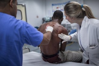 Feridos a bala leva Hospital da Posse no Rio a se tornar “Hospital de Guerra”