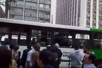 Abusador de ônibus na Paulista tem 16 passagens e foi solto com mesmo argumento