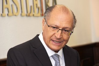 Alckmin, herdeiro do golpe, quer censurar pesquisa do Datafolha 