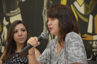 "É preciso debater estratégia no movimento de mulheres", diz Diana Assunção na UFMG